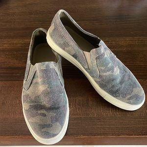 Camo slip on sneaker